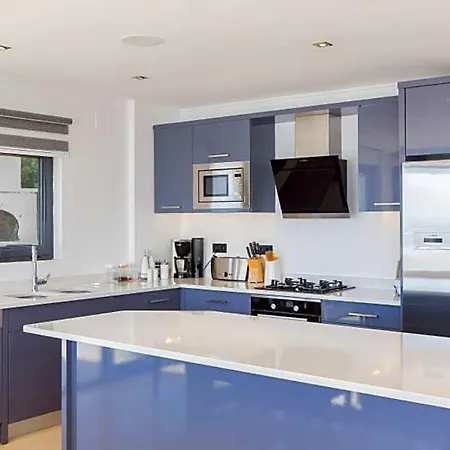 Sleeps 13 With Pool Air Con And Wifi Villa *